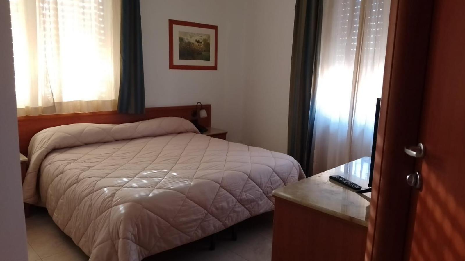 Gh Hotel 皮亚扎-阿尔梅里纳 外观 照片