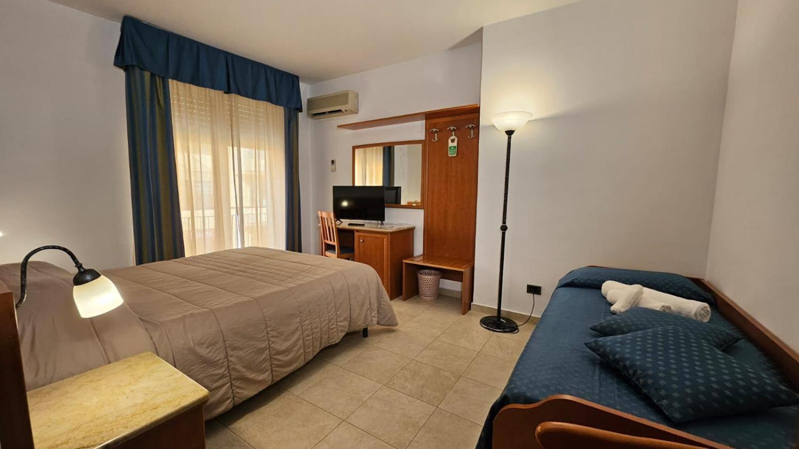 Gh Hotel 皮亚扎-阿尔梅里纳 外观 照片